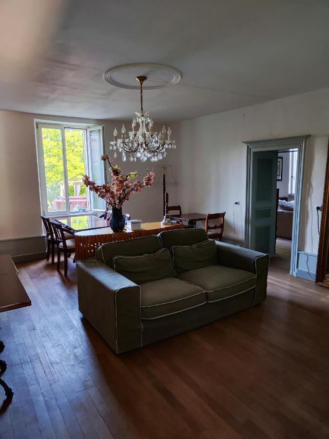 Maison Egalite Melay  ภายนอก รูปภาพ