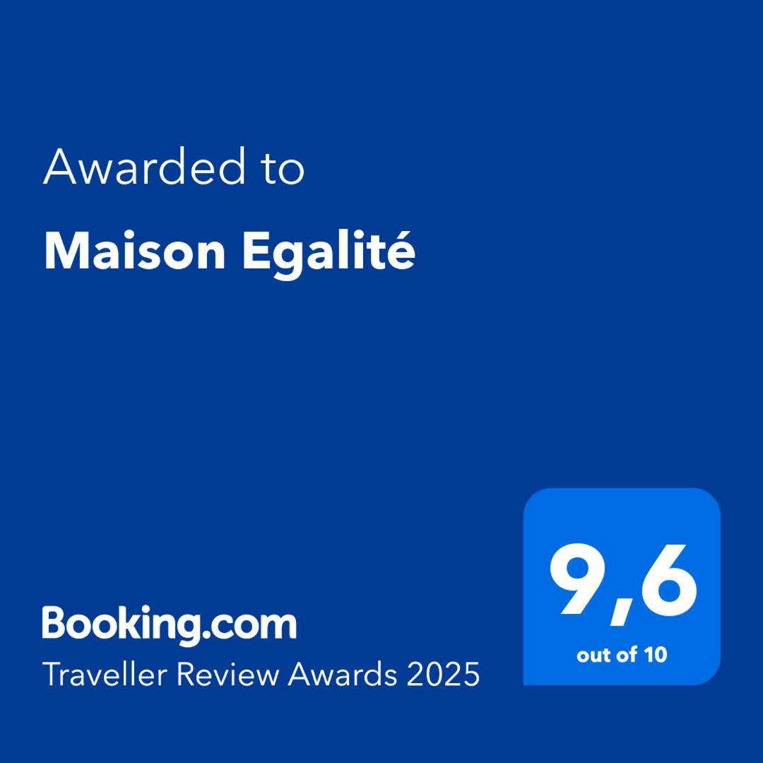 Maison Egalite Melay  ภายนอก รูปภาพ